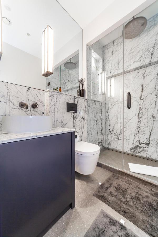 Luxury 3 Bedroom House With Garden Next To Battersea Park *