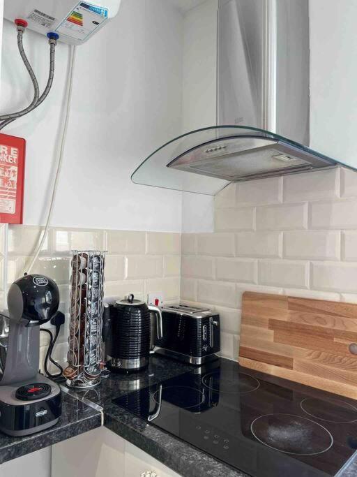 Apartment Fully Equipped 2 Bed Flat On Old Compton St! London