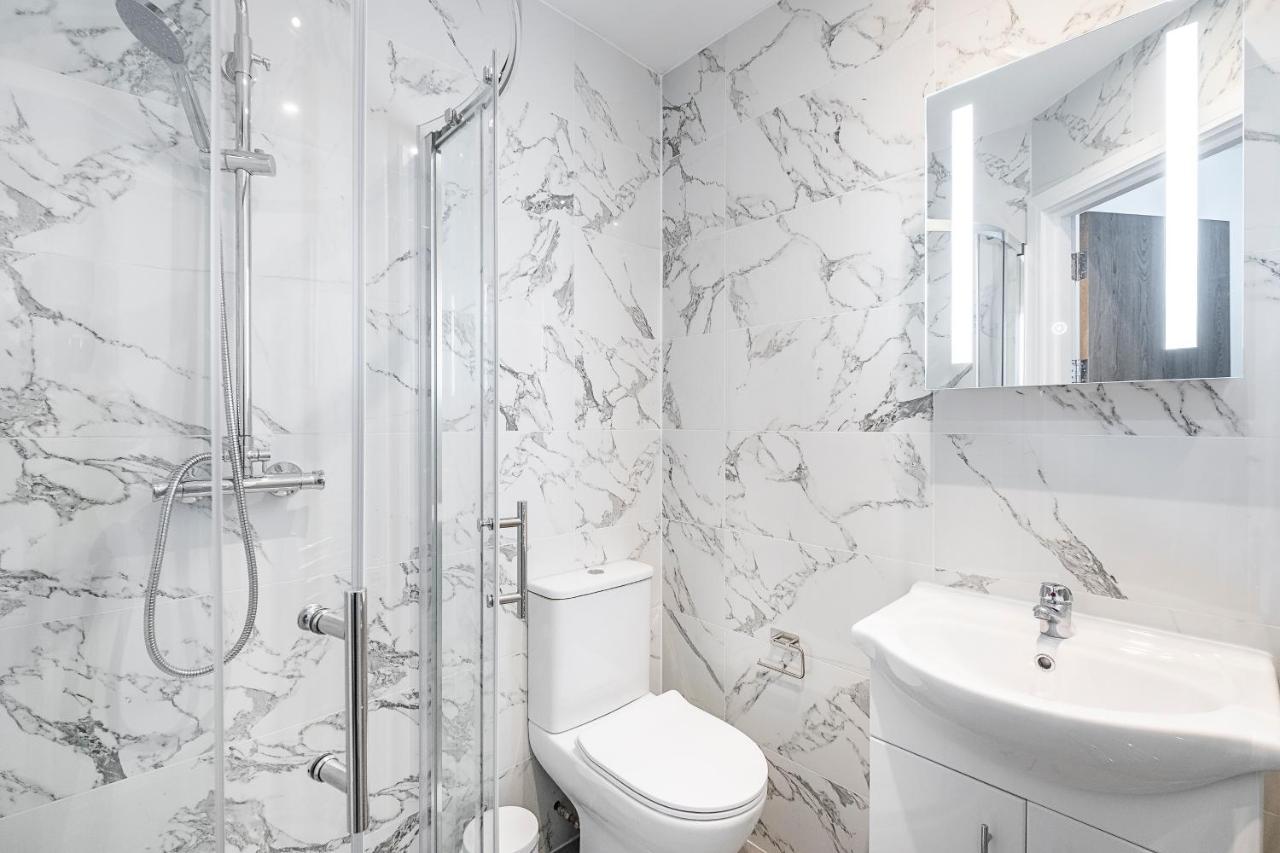 Ensuite Rooms, Anson Road - Sk *