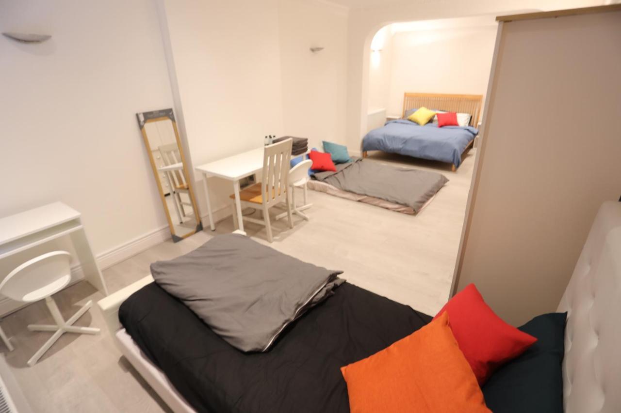 Homestay Big Size Family In Wembley Park