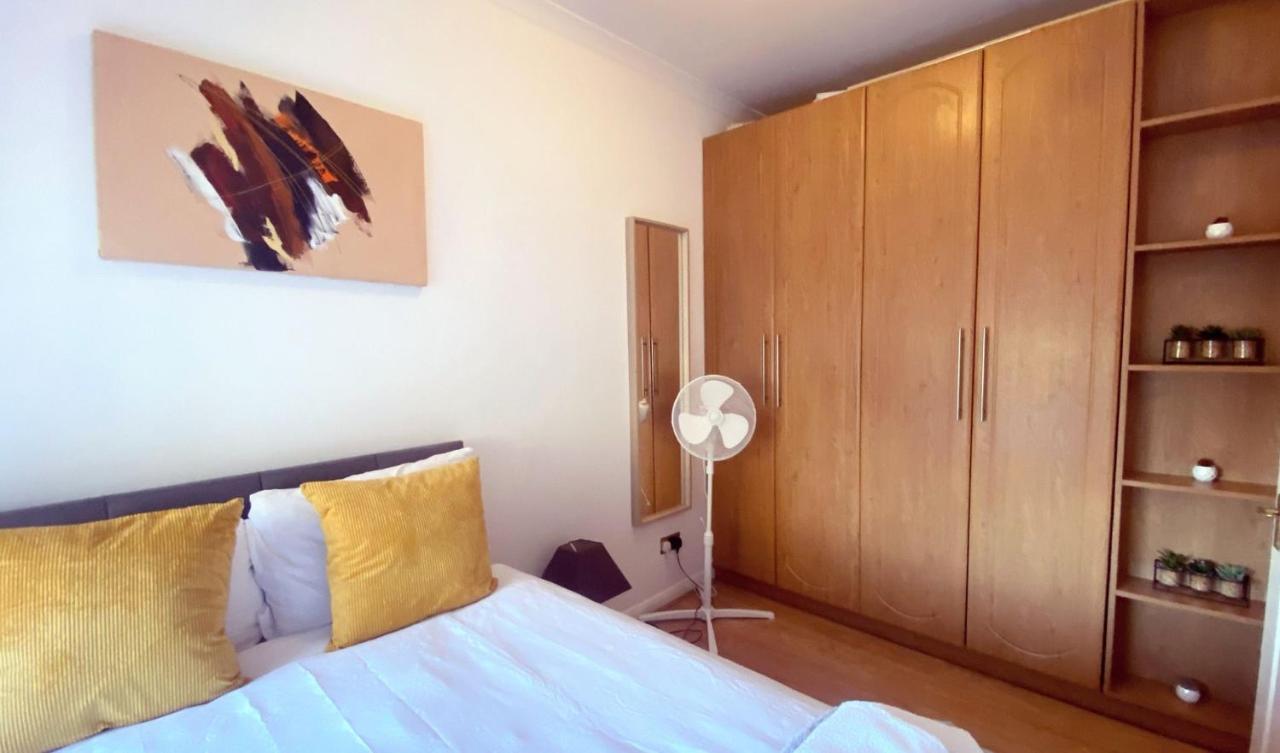 Spacious 2-bedroom, 2-bath Flat With Traditional Decor And Extra Sleeping Capacity In Chelsea Londres