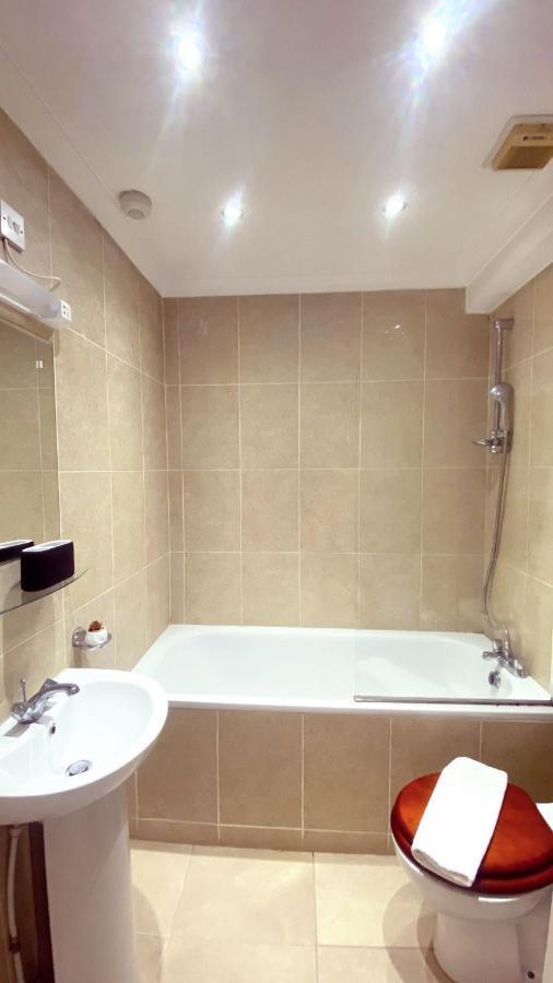Spacious 2-bedroom, 2-bath Flat With Traditional Decor And Extra Sleeping Capacity In Chelsea
