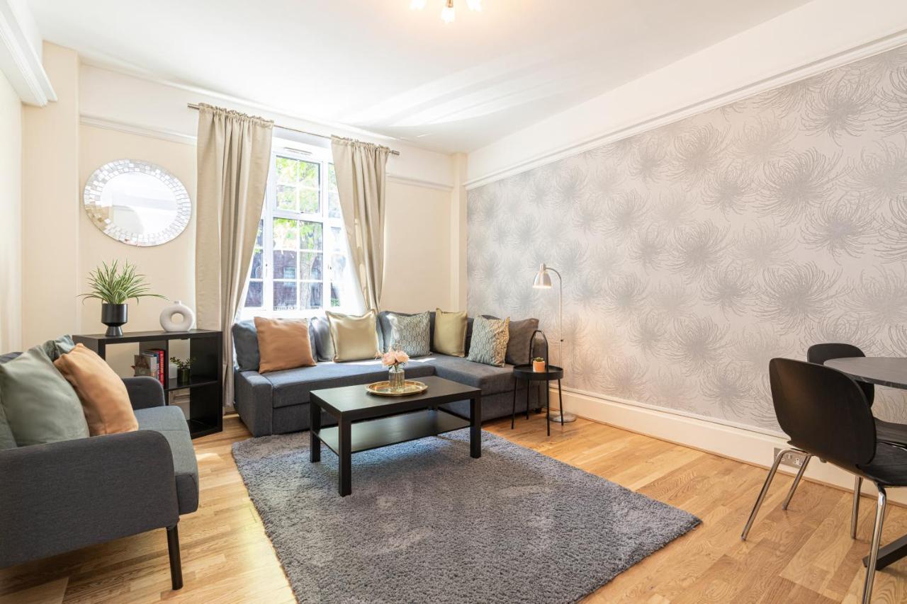 Charming 2 Bedroom Flat In Kensington High Street Londen