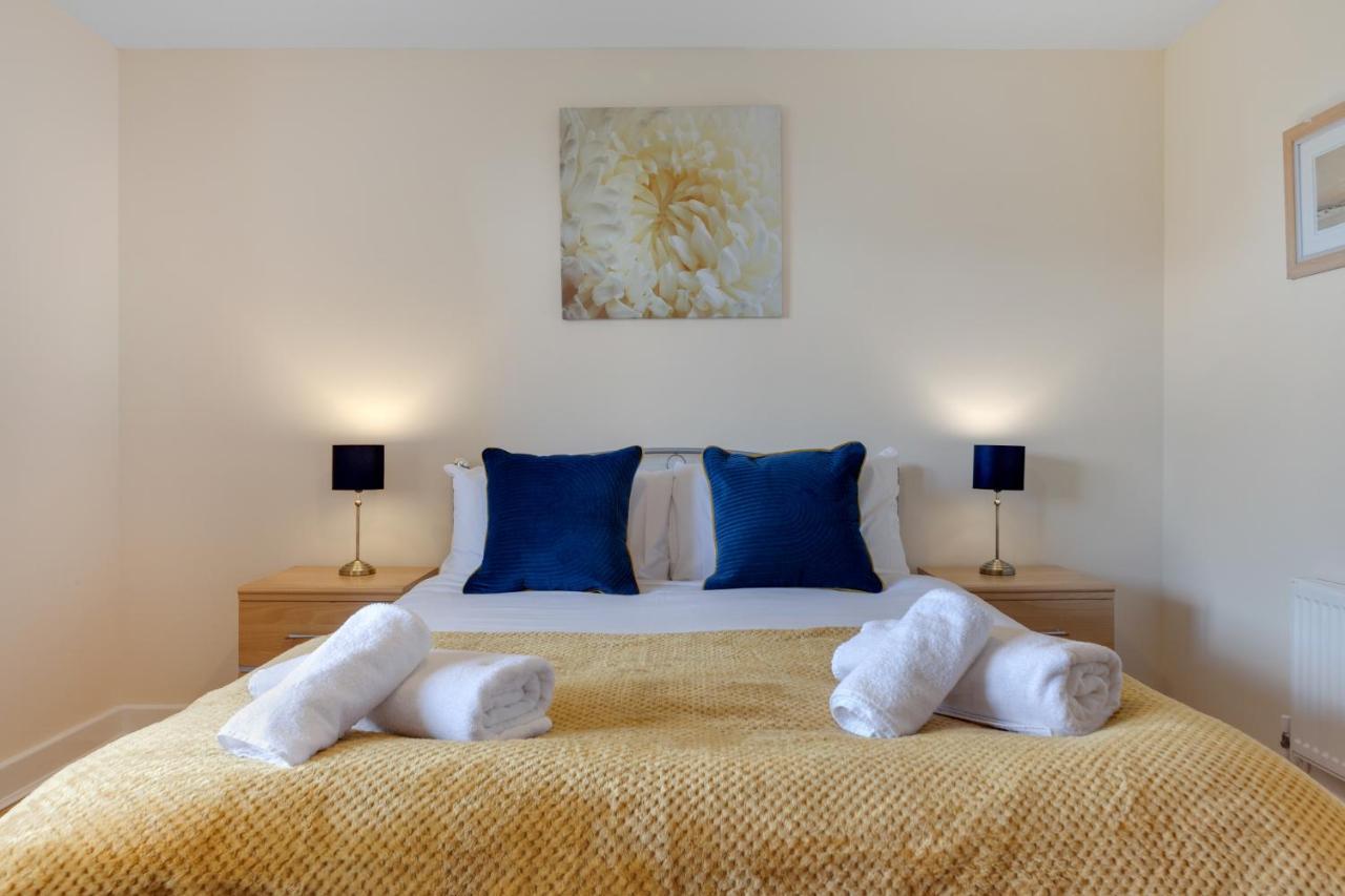 Flourish - Constant Court - Canary Wharf *