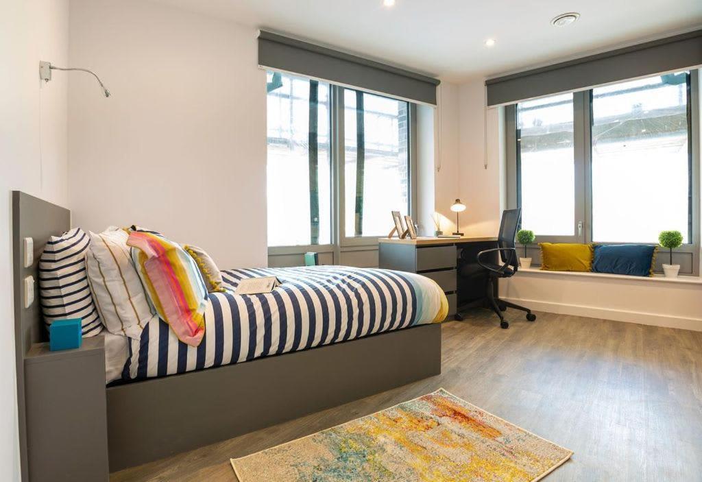 For Students Only Private Bedrooms With Shared Kitchen At Great Court In * London
