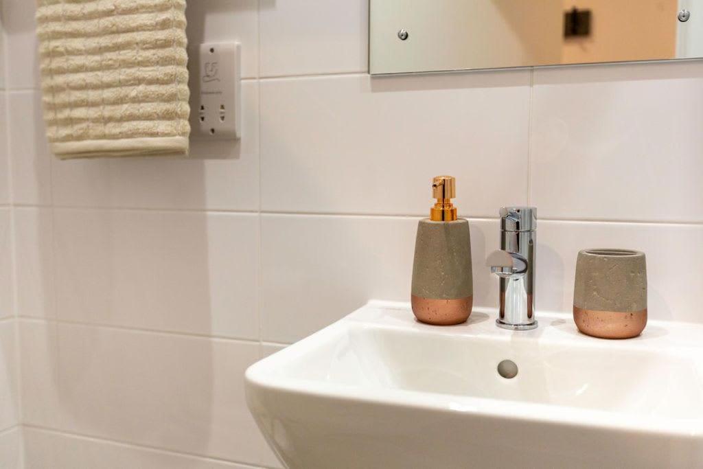 Apartment For Students Only Private Bedrooms With Shared Kitchen At Great Court In