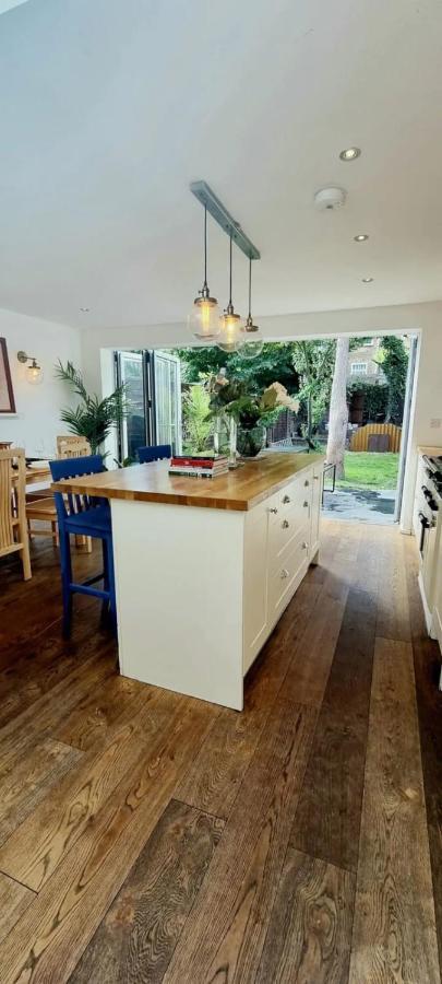 Stylish 3 Bedroom Townhouse In Brockley With Large Garden Casa de férias *