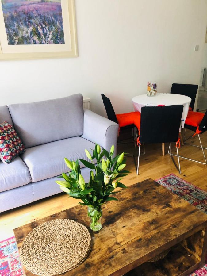 2 Bedroom Close To Camden Town * Londres