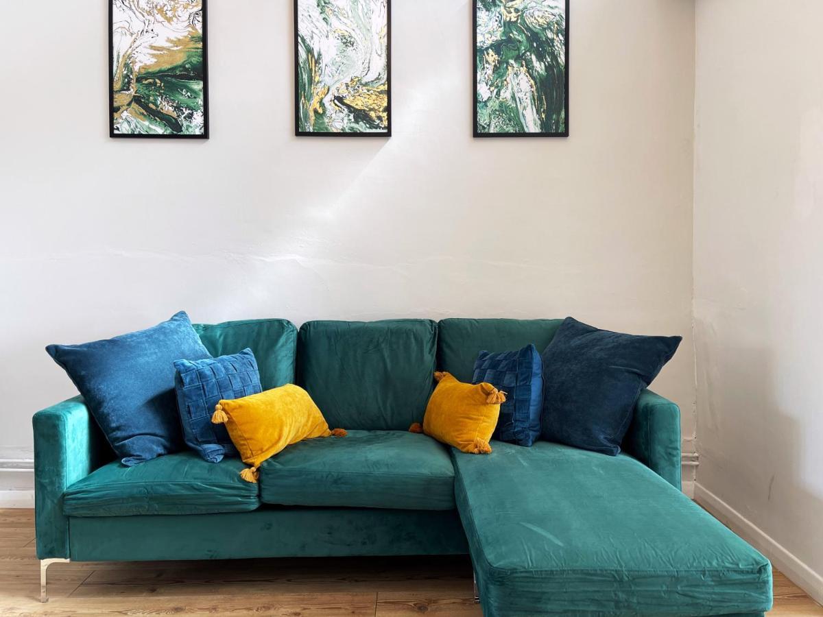 Pam's At Chelsea Apartment