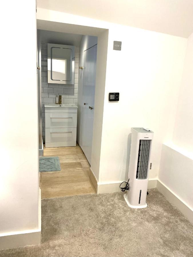 Appartement Modern Luxurious 3 Bed Flat With Private Garden & Bbq *