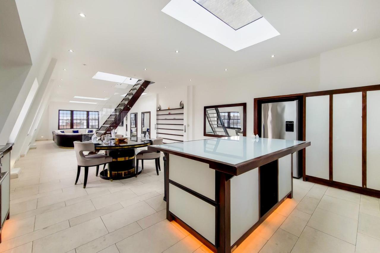 The Lyall Exclusive London
