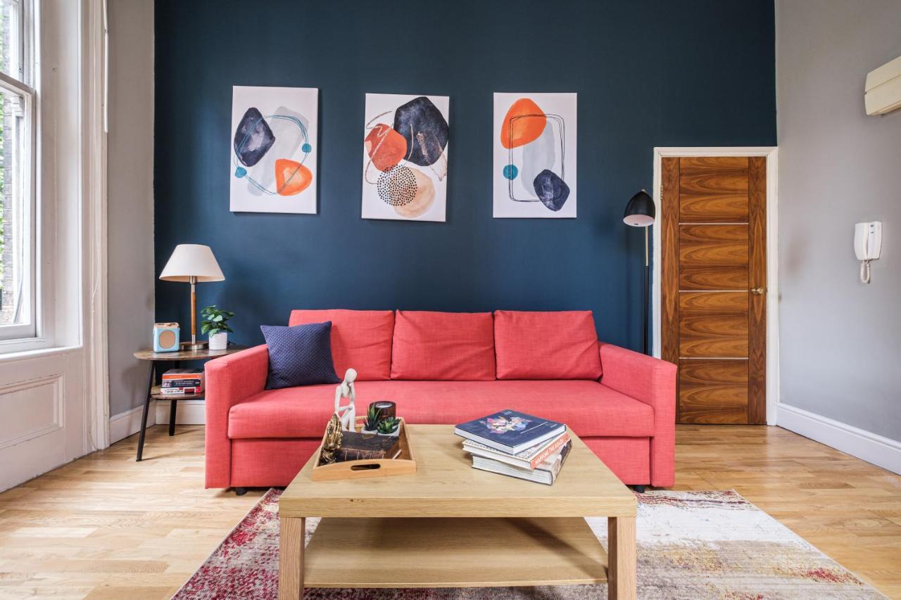 Sunny Corner In Center Of Appartement *