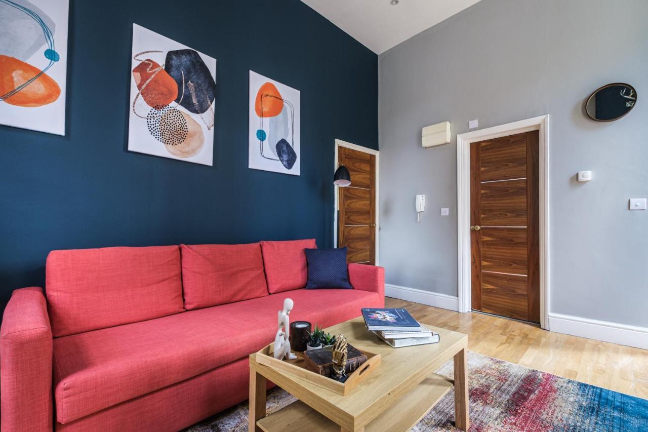 Sunny Corner In Center Of Appartement *