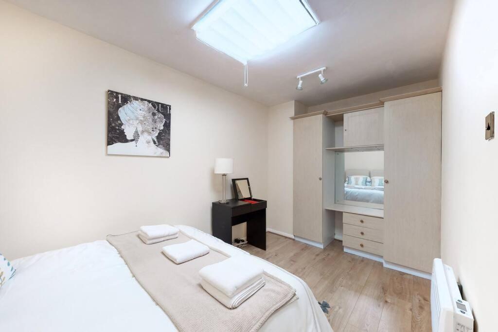 Lovely 1 Bedroom Flat In Wimbledon *