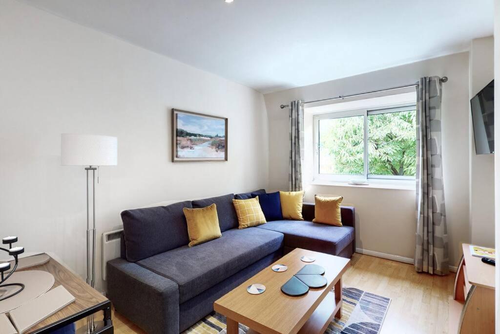 Lovely 1 Bedroom Flat In Wimbledon * Londres