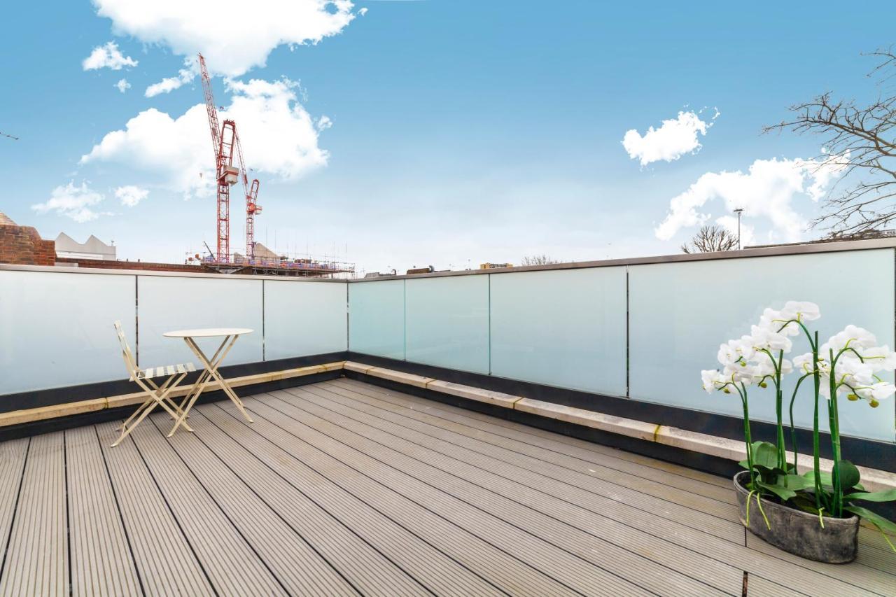 Luxury 3 Bedroom House With Garden Next To Battersea Park * Londen