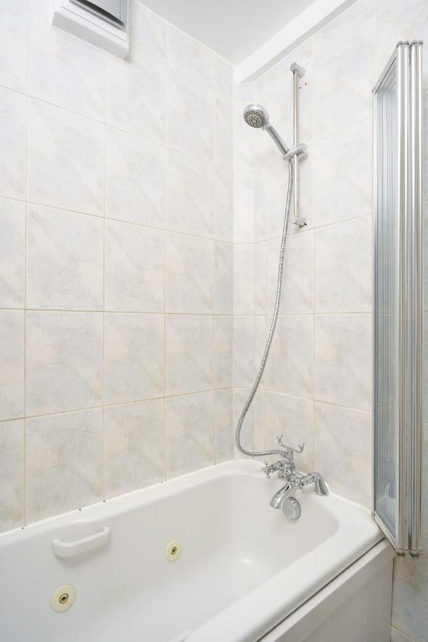Location Oxford Str, Soho 2 Bedr, 3 Beds, 2 Bath Londres