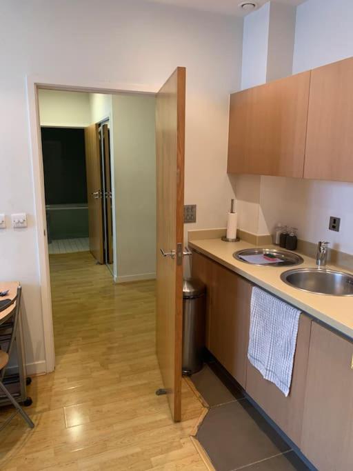 Stunning 2 Bed Flat! Centrally Located In London, Uk! Appartement
