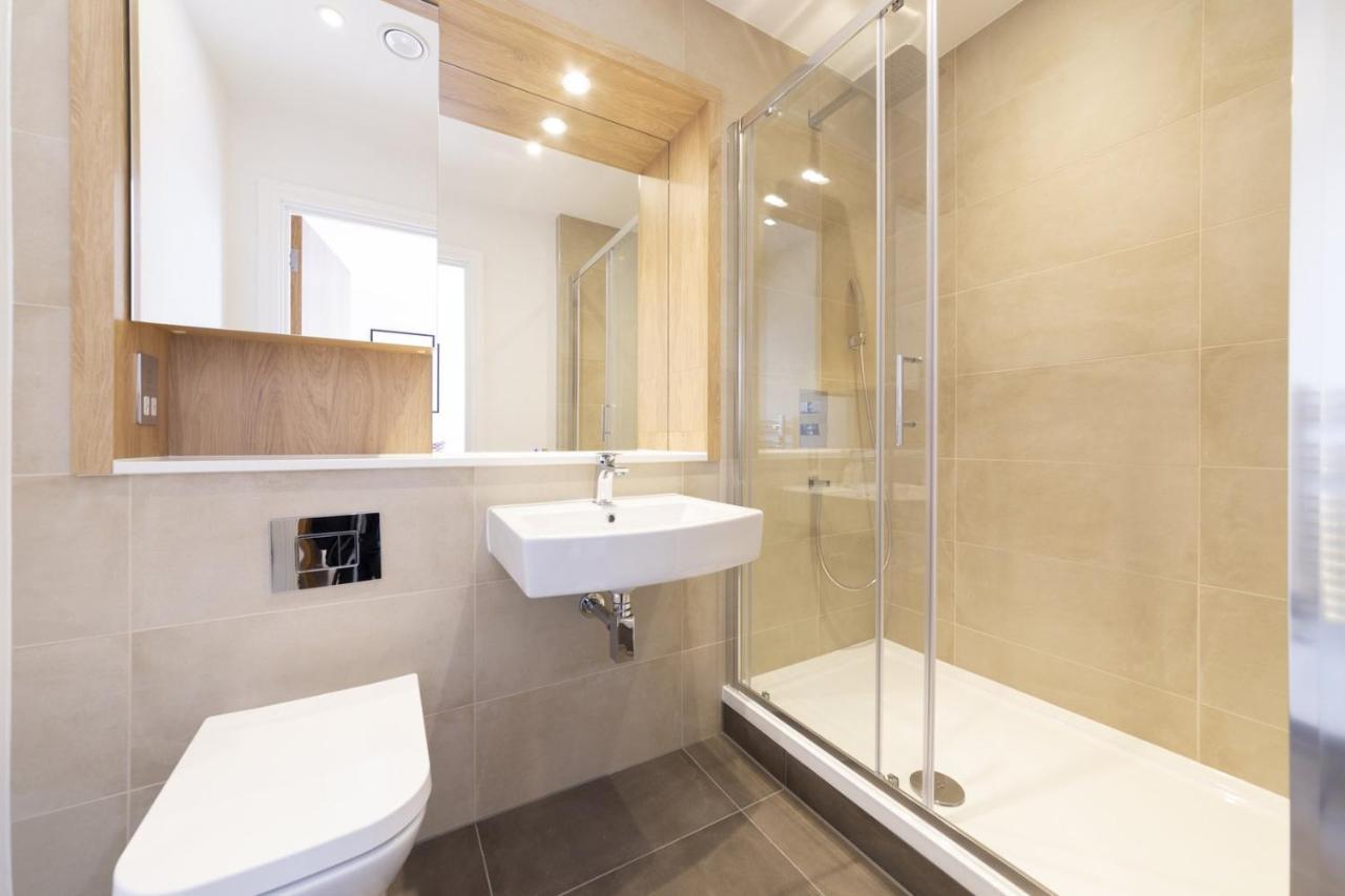 Stylish Family Sized 2 Bedroom *