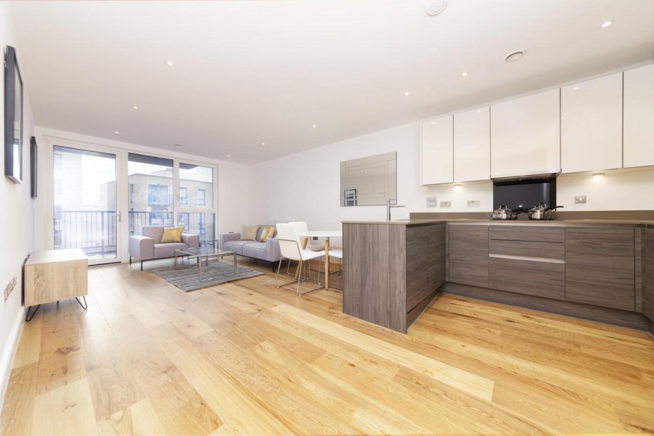Stylish Family Sized 2 Bedroom Apartamento Londres