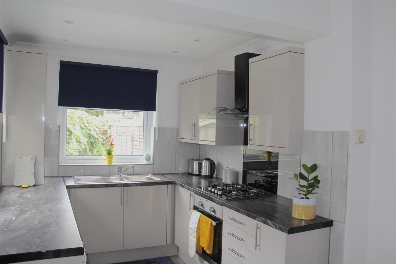 Gresham - Close To Excel, Contractors, Relocators, Paid Parking London