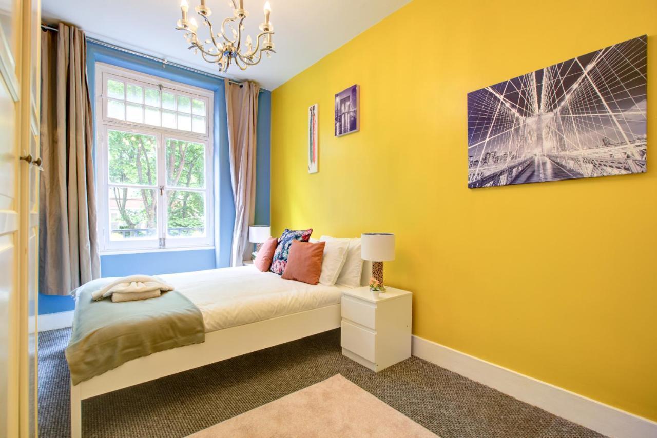 Oxford Street - Mayfair, Budget London