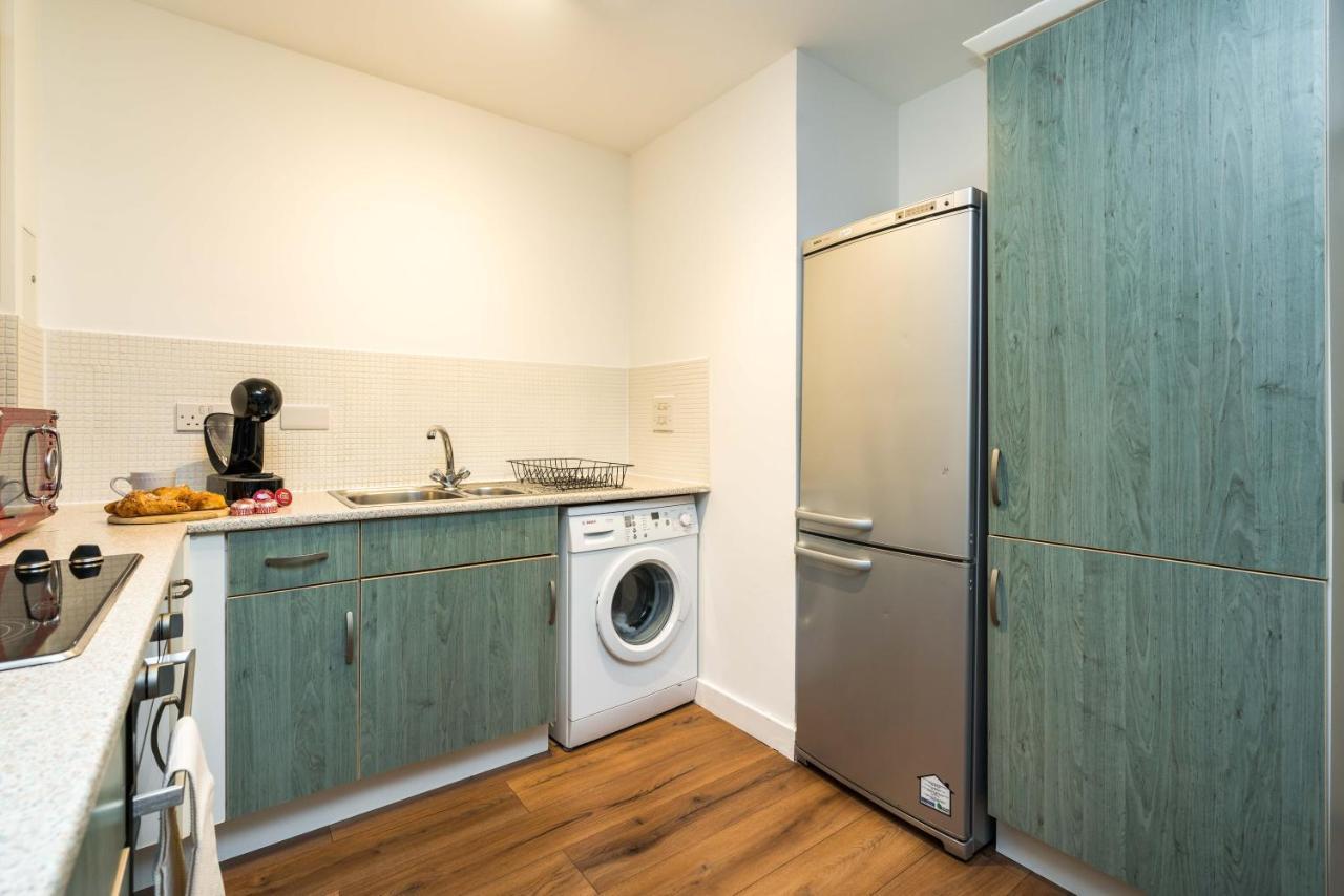 Fast Internet One Bedroom In Greater London, Id Required Apartamento