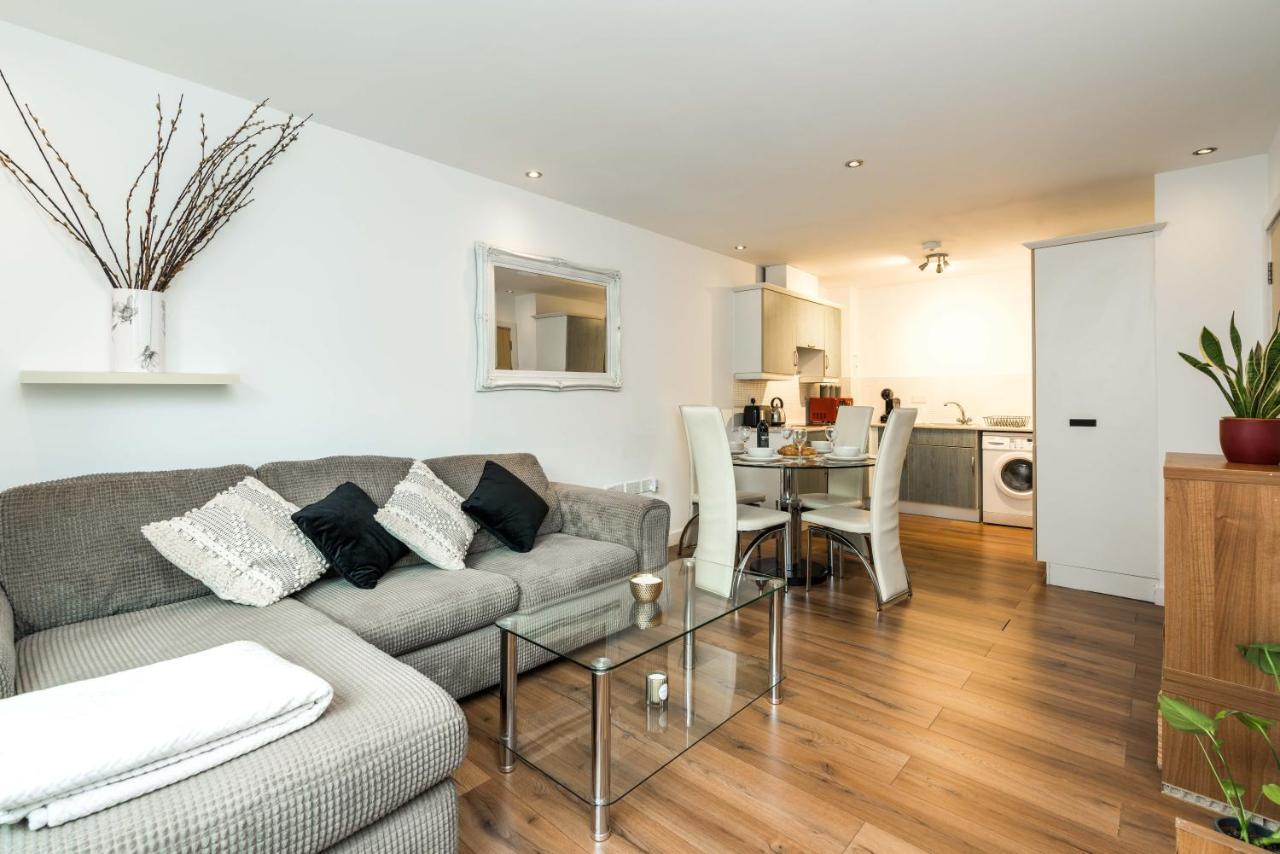 Fast Internet One Bedroom In Greater London, Id Required * Londen