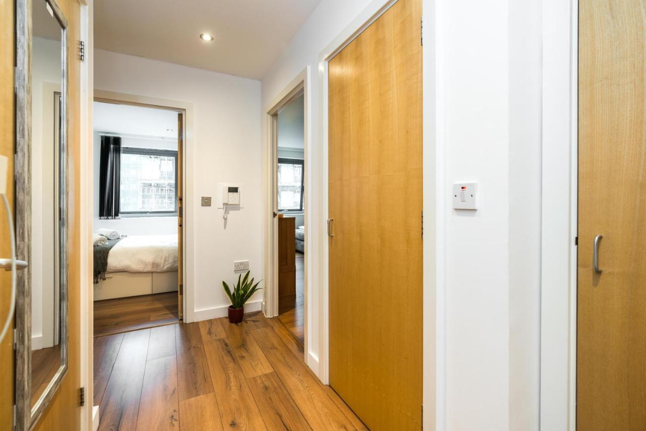 Fast Internet One Bedroom In Greater London, Id Required Londres