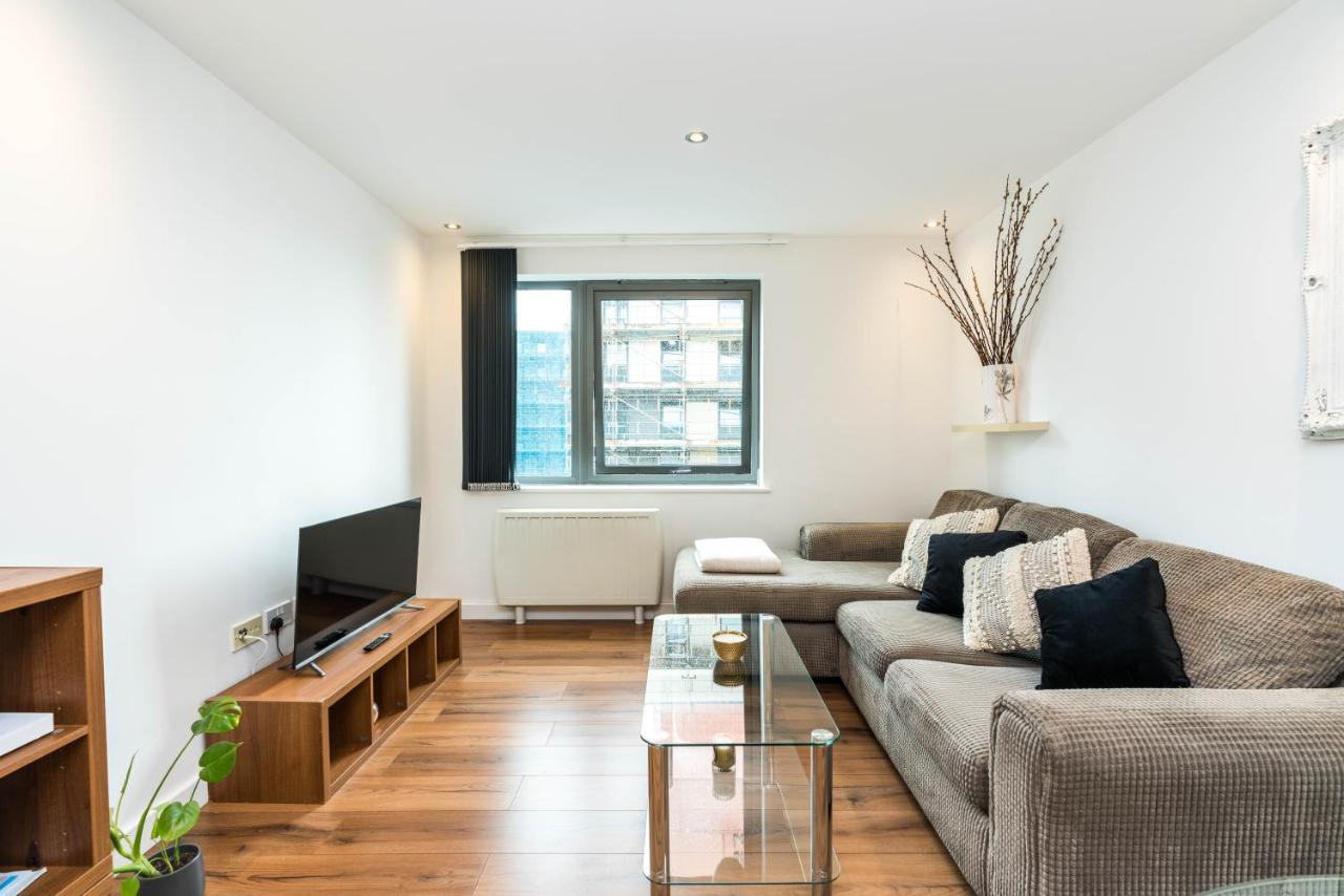 Fast Internet One Bedroom In Greater London, Id Required Apartamento
