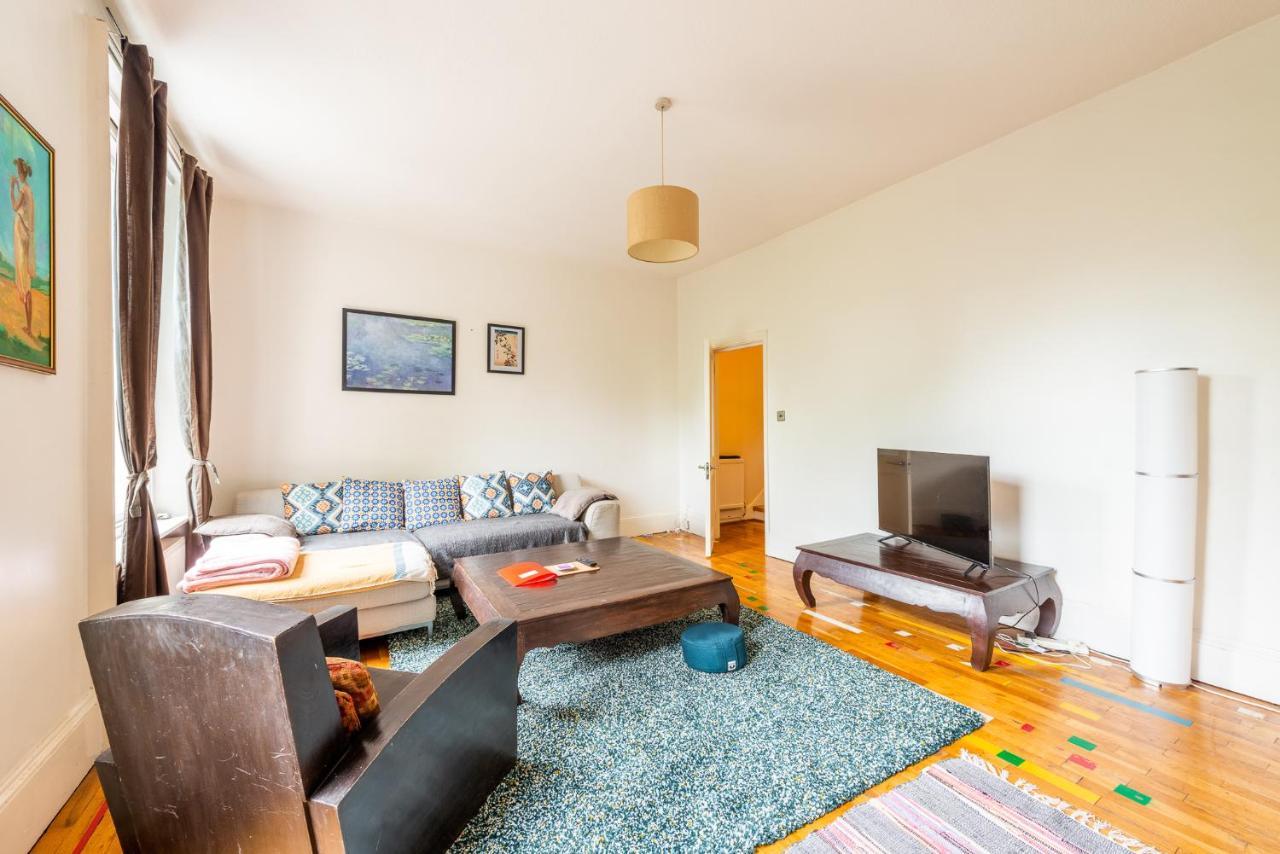 Pass The Keys Charming Duplex Flat By Oval * Londres