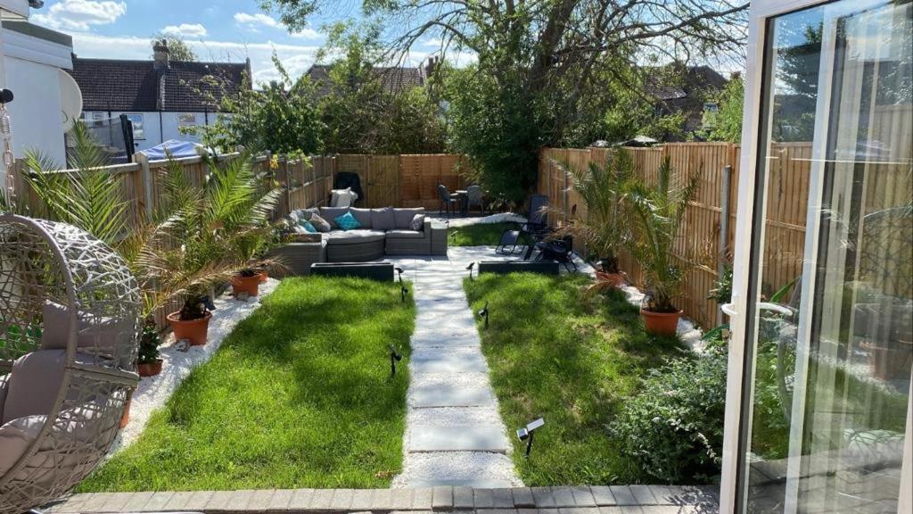Wembley Luxury Residence- Opulence House Hébergement de vacances Londres