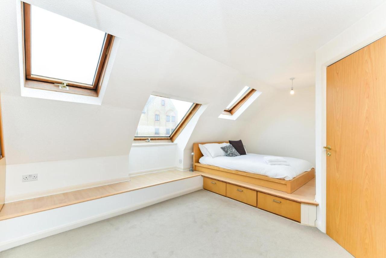 Modern 4 Bedroom Terraced House By The Thames Appartement Londres