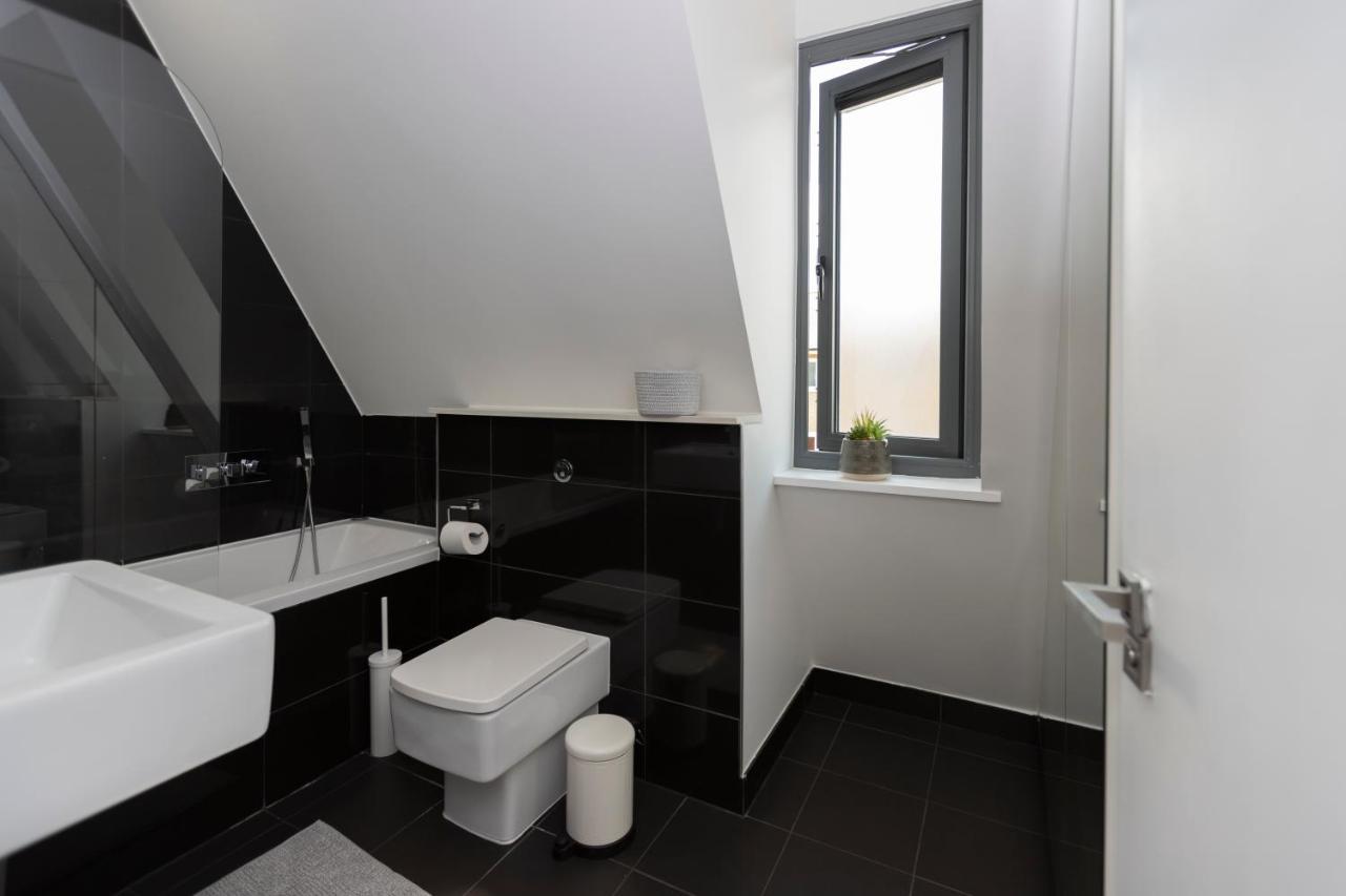 Stunning 3 Bedroom Penthouse With Terrace And Lift Londres