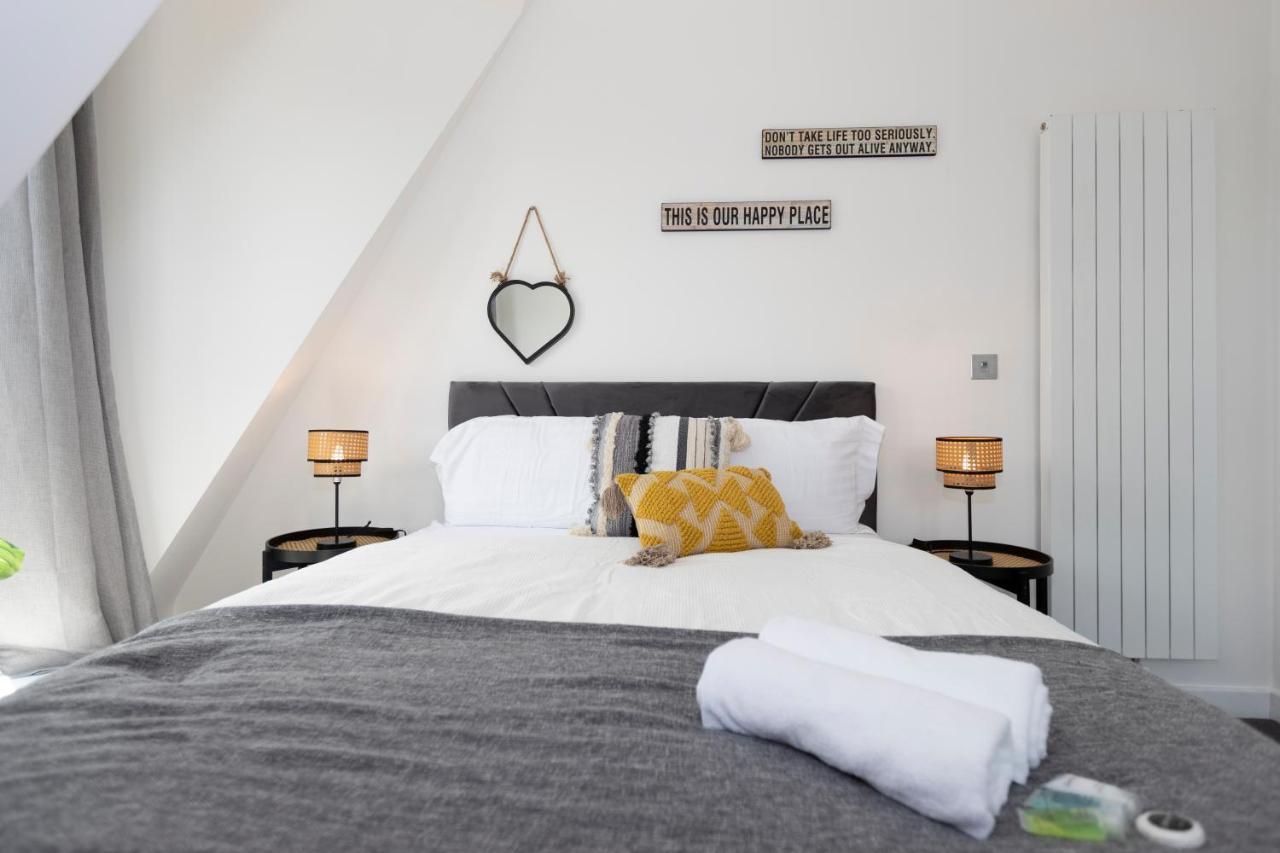 Stunning 3 Bedroom Penthouse With Terrace And Lift Londres