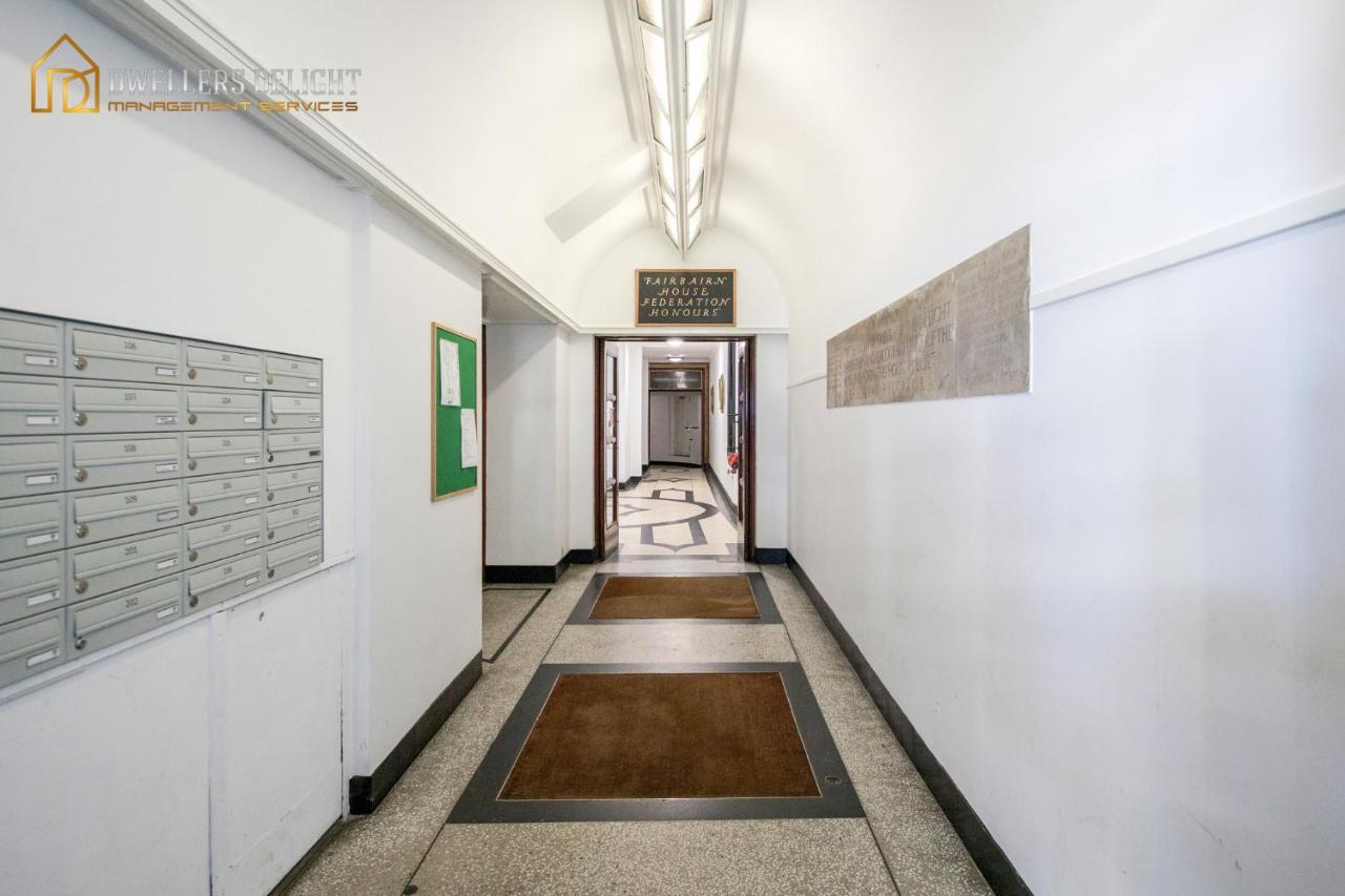 Entire 2 Bed Flat Plaistow,canning Town Prime Location In Apartamento Londres