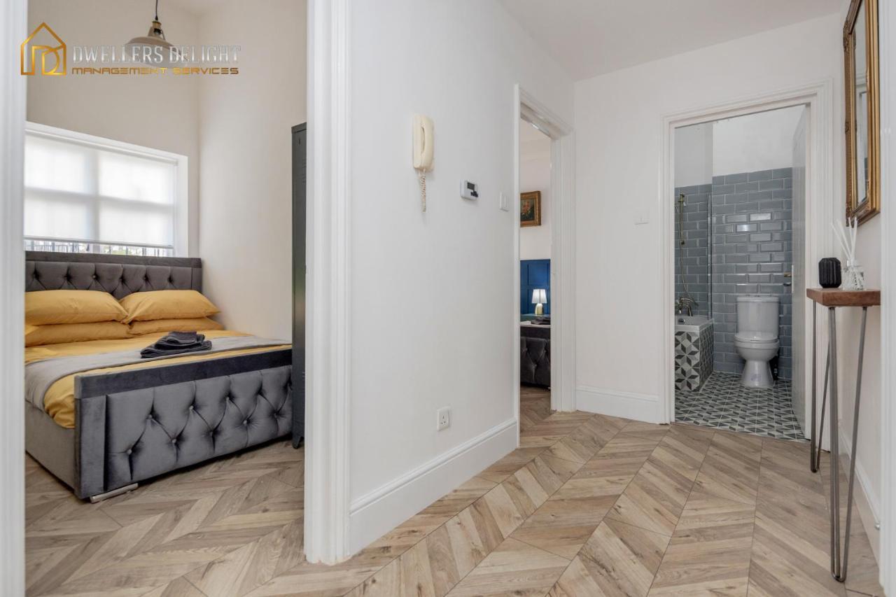 Entire 2 Bed Flat Plaistow,canning Town Prime Location In Apartamento *