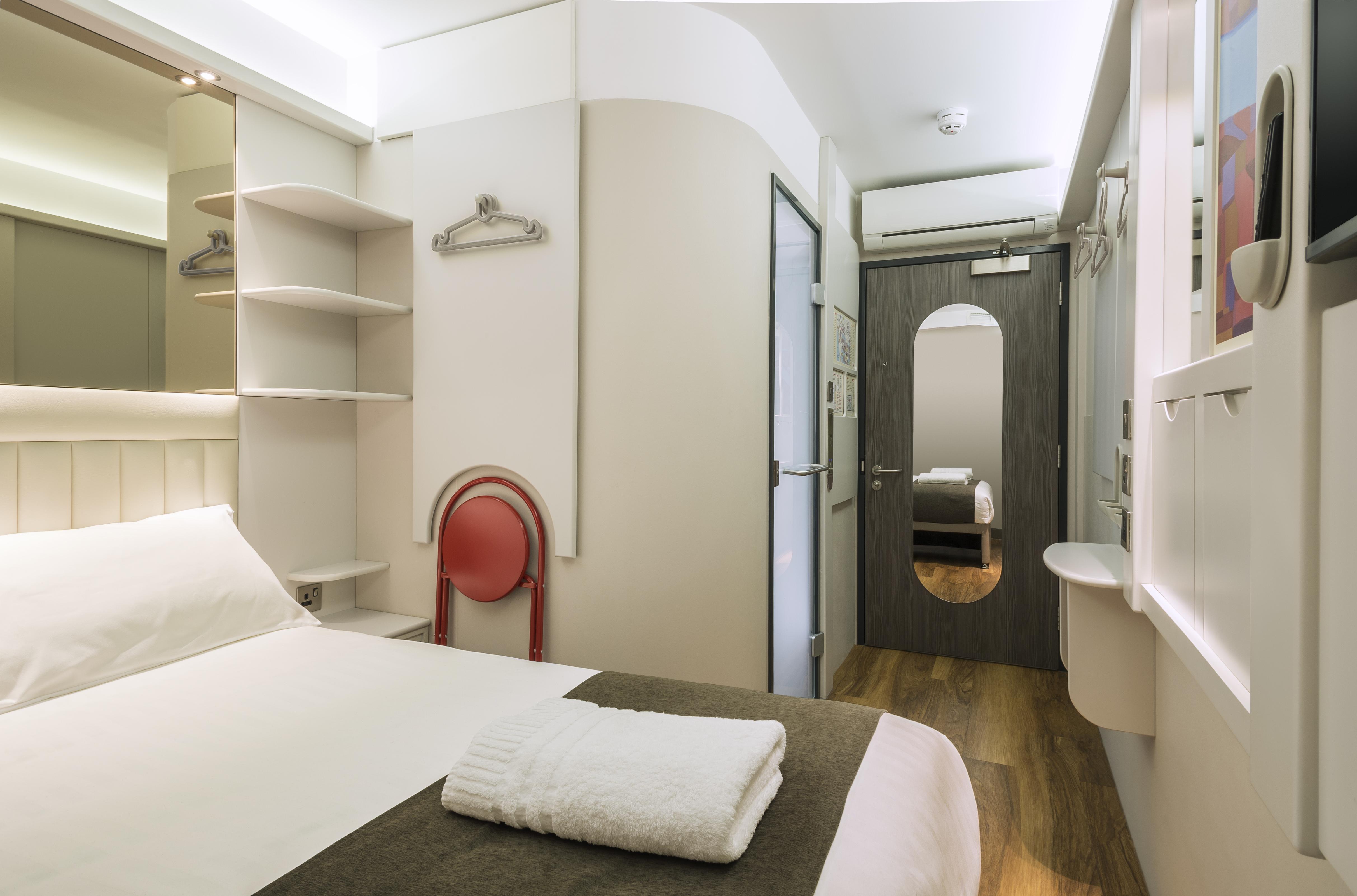 Hotel Point A Canary Wharf 3*