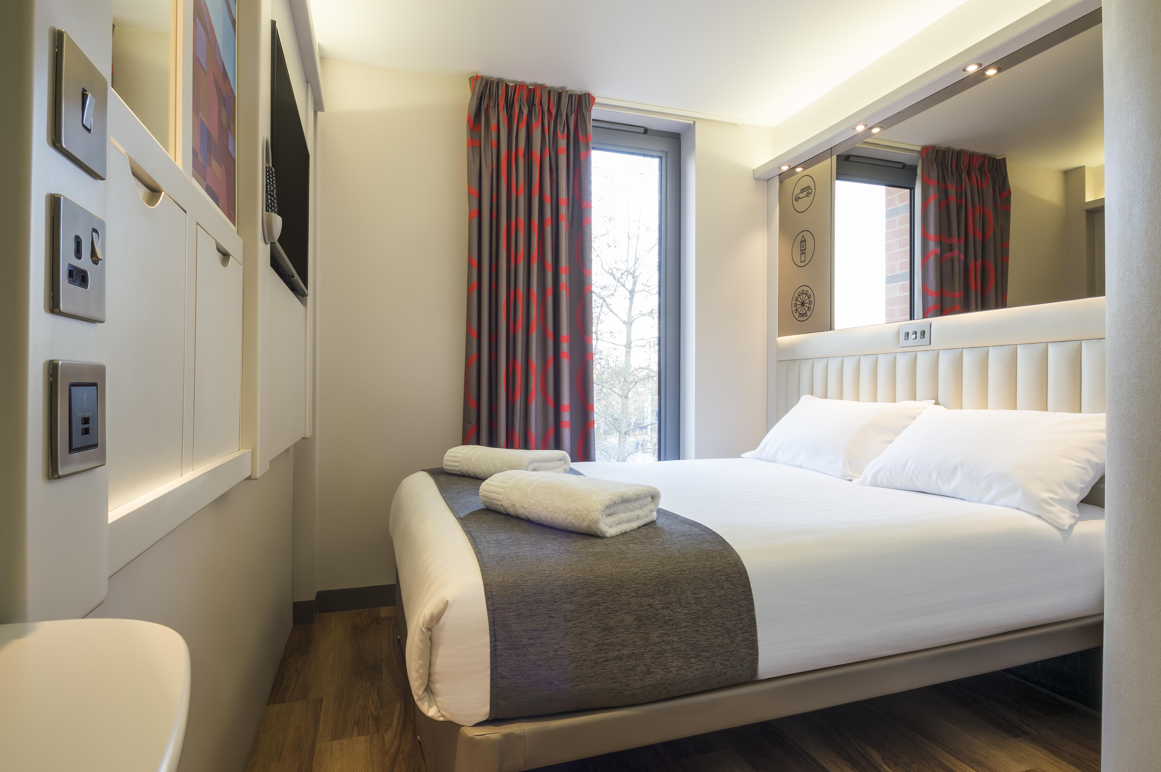 Hotel Point A Canary Wharf 3*