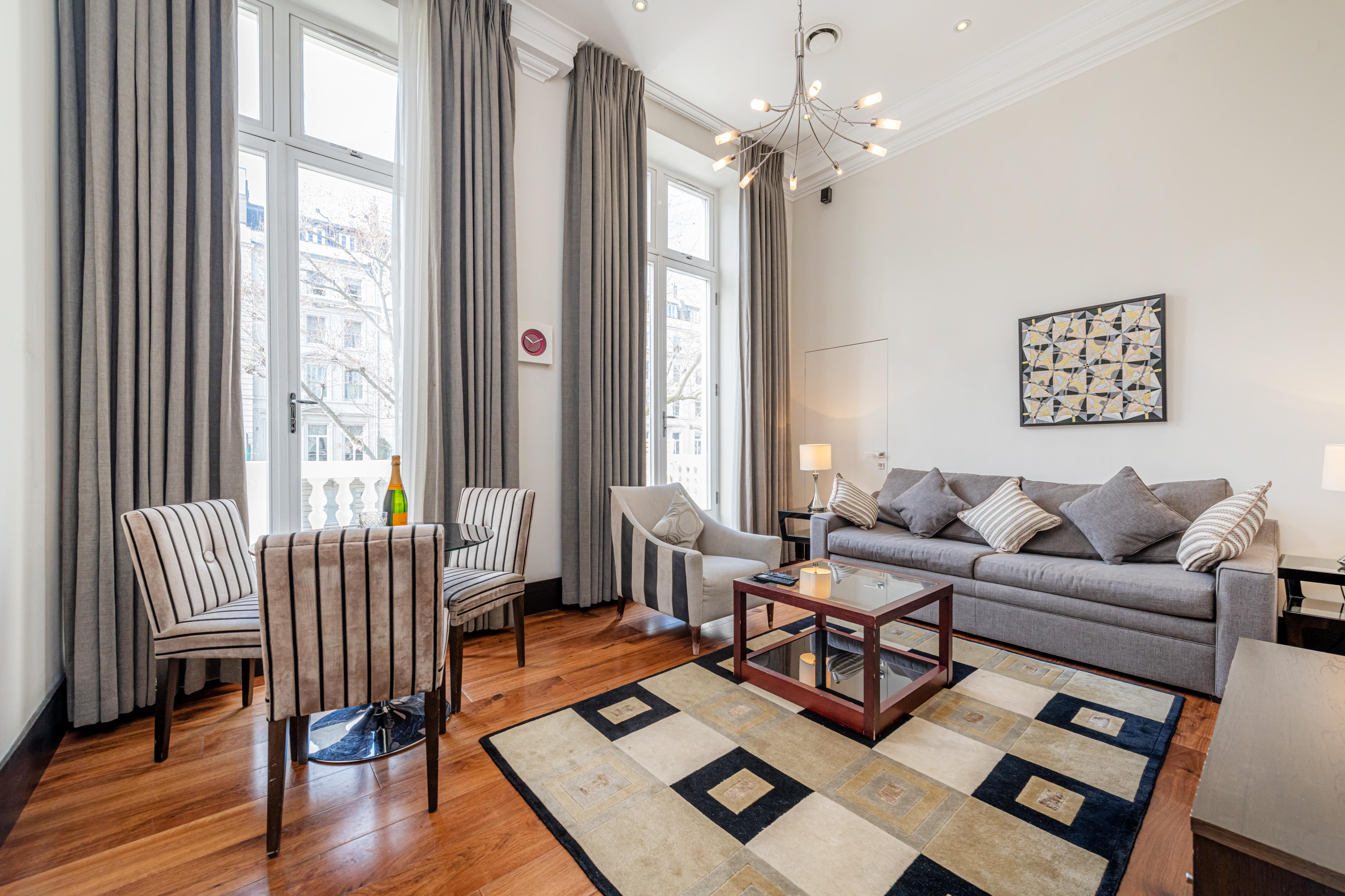 130 Queen's Gate Aparthotel 5*