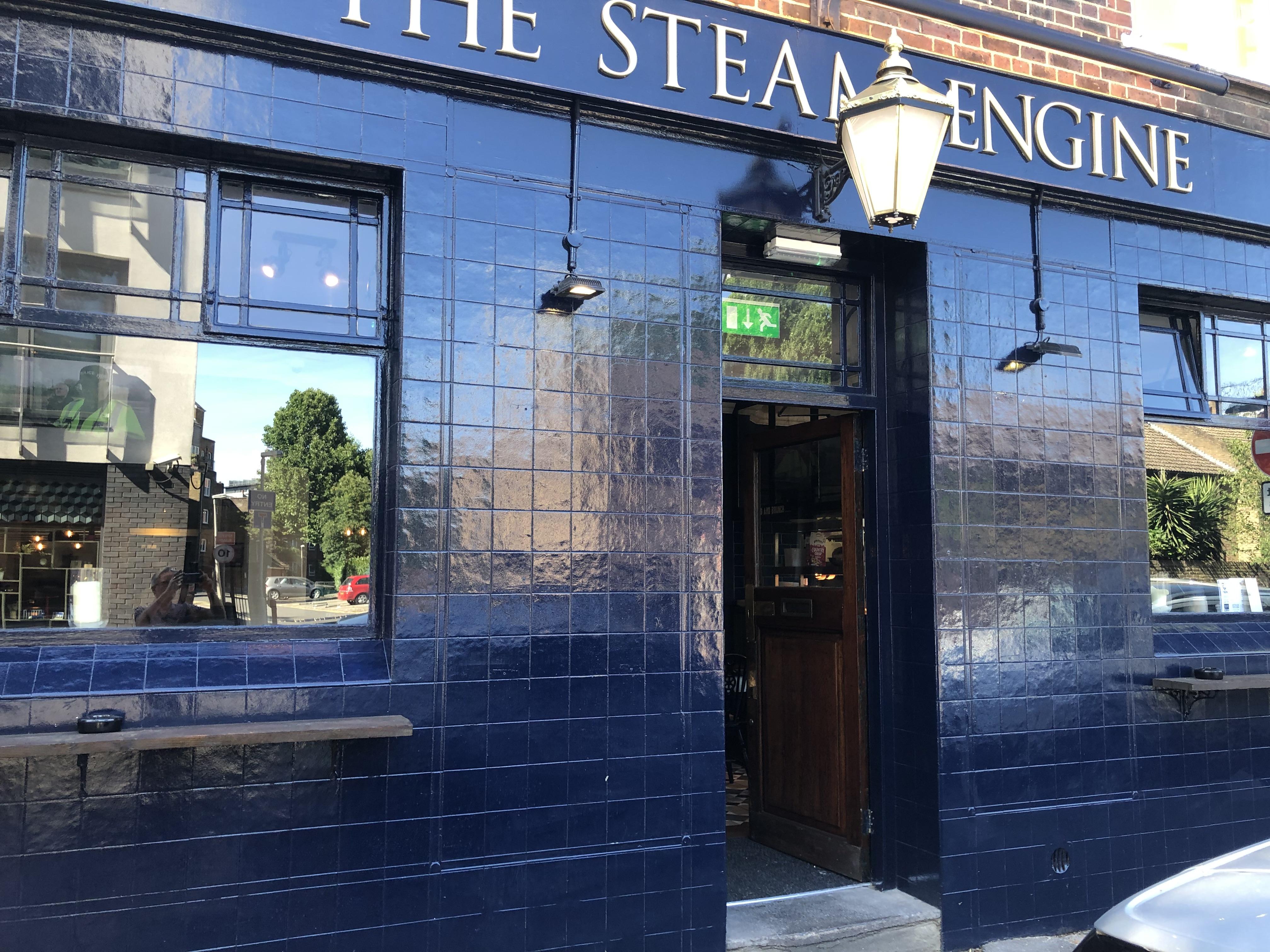 Hostal Publove @ The Steam Engine,waterloo