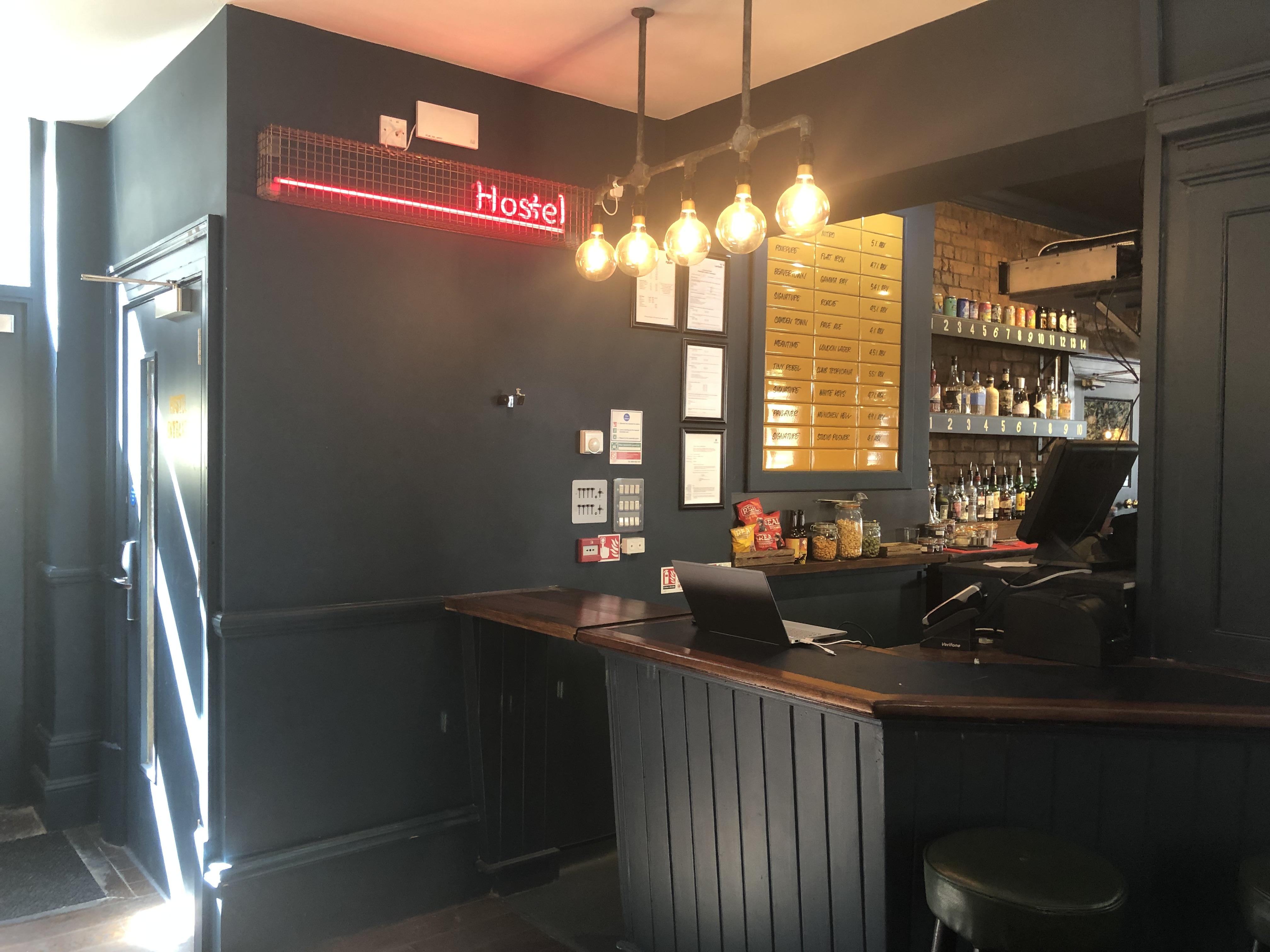 Hostal Publove @ The Steam Engine,waterloo *