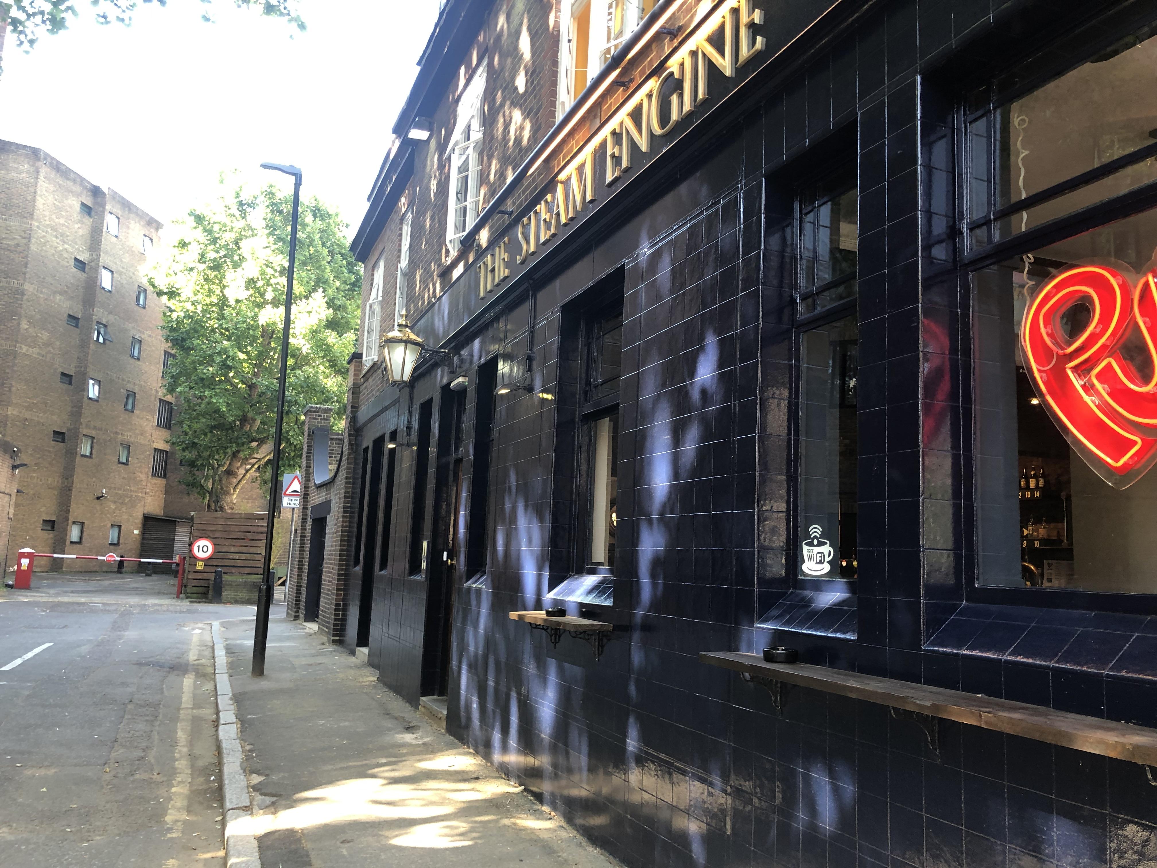 Publove @ The Steam Engine,waterloo Hostal *