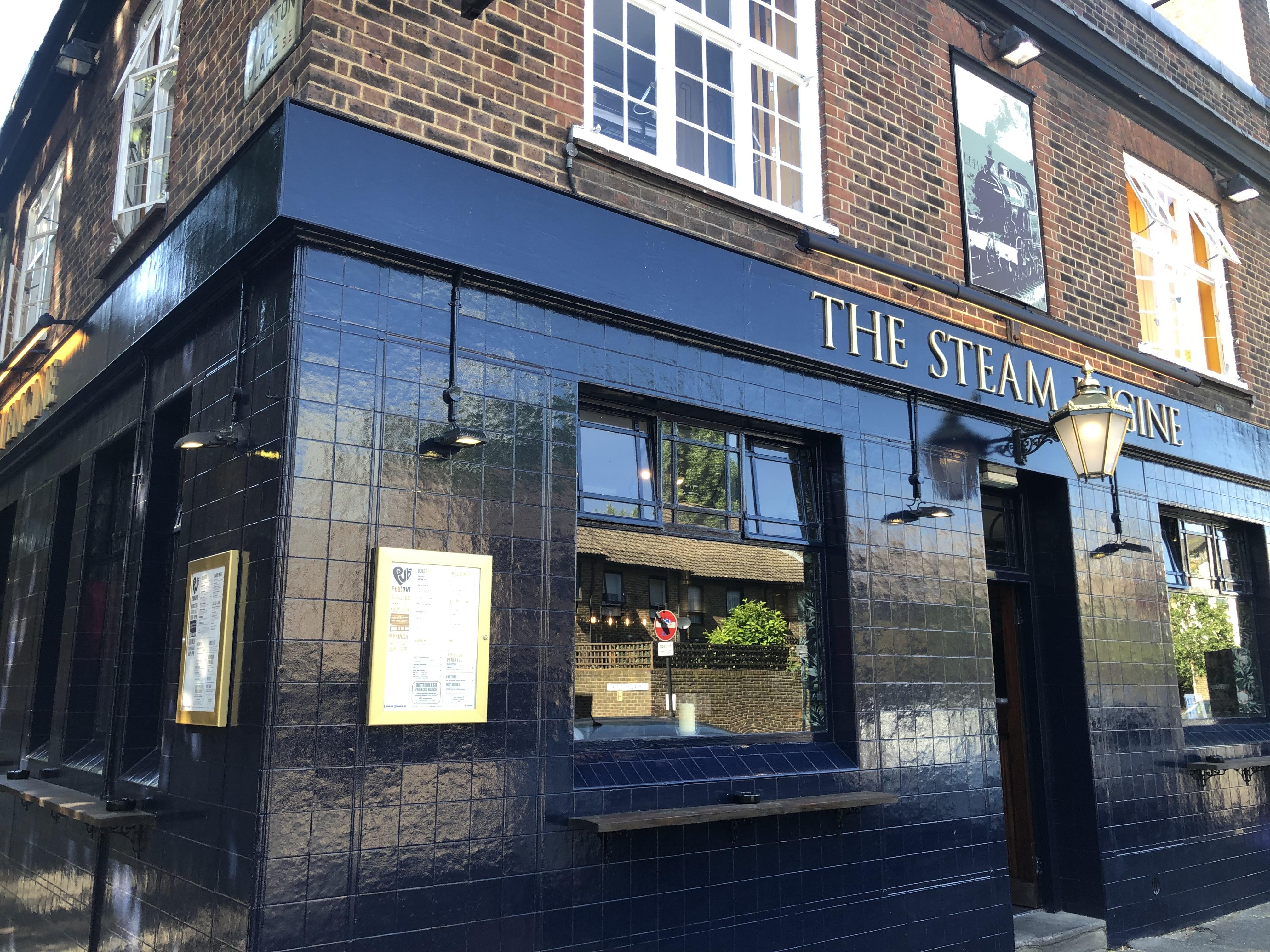 Hostal Publove @ The Steam Engine,waterloo *
