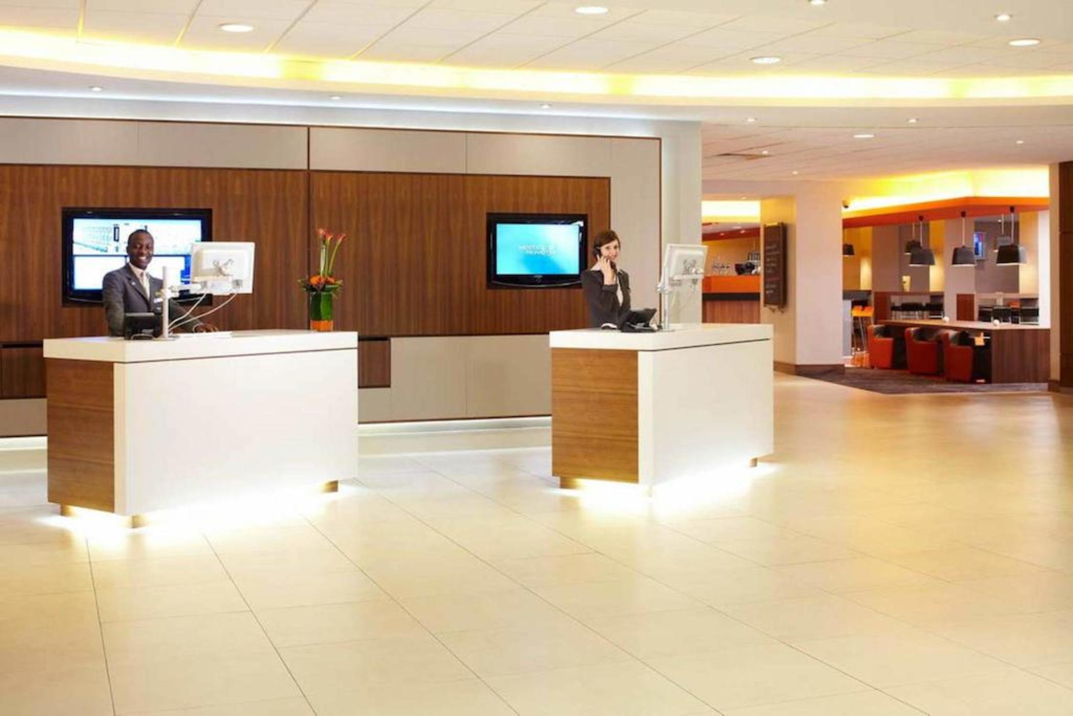 Novotel Waterloo Hotel 4*