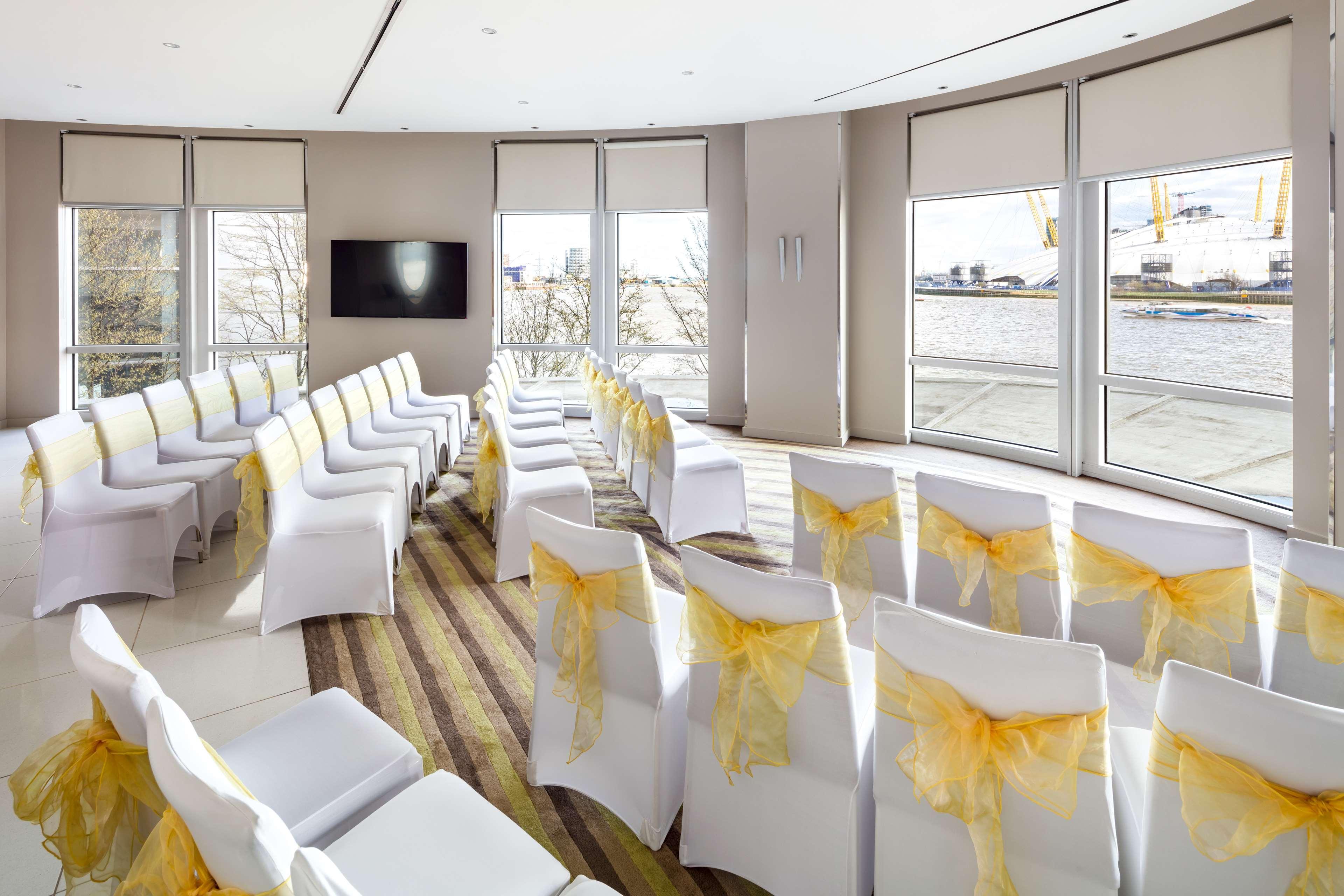 Radisson Blu Hotel, Canary Wharf East 4*
