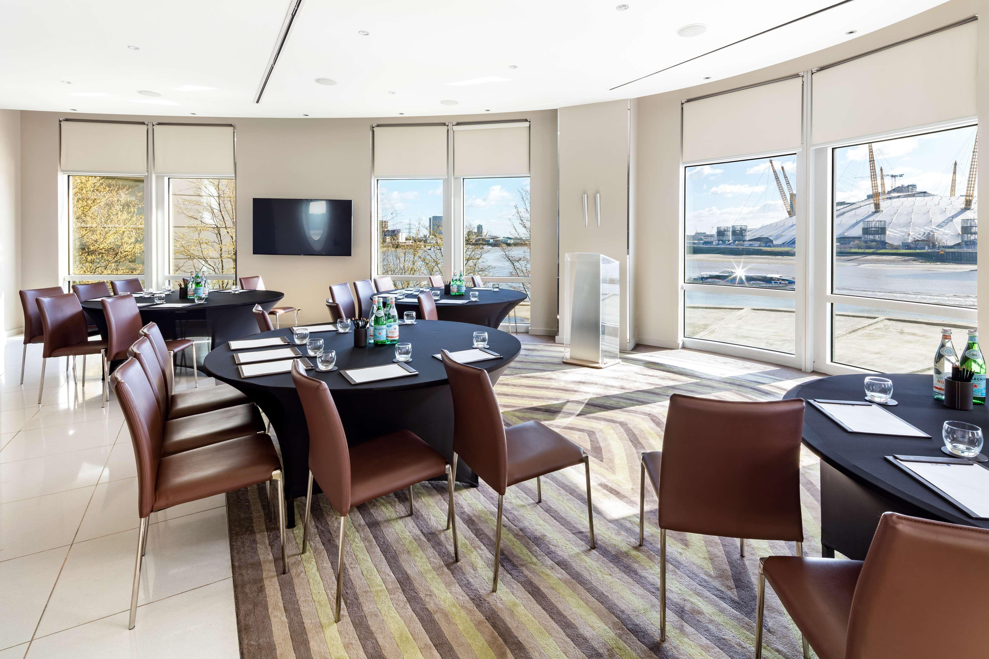 Radisson Blu Hotel, Canary Wharf East 4*