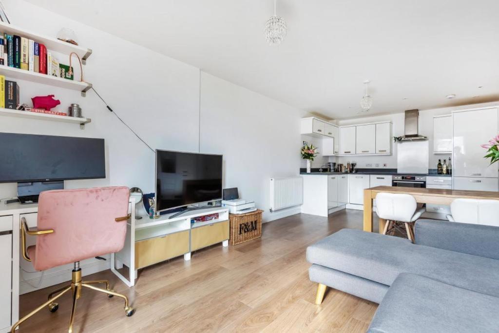 Stylish 2bed2bath Flat Roof Garden View * London