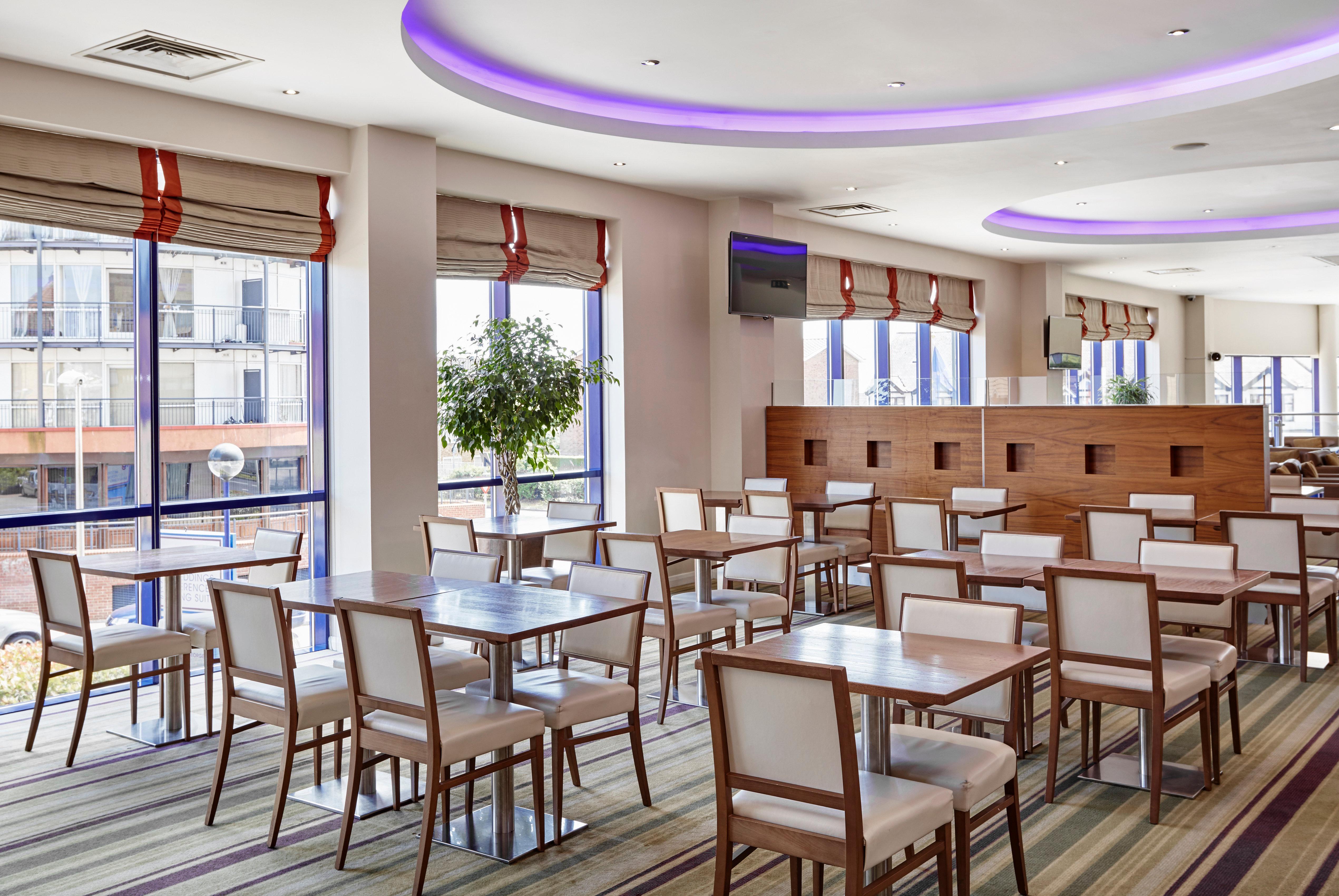 Holiday Express - Newbury Park, An Ihg Hotel