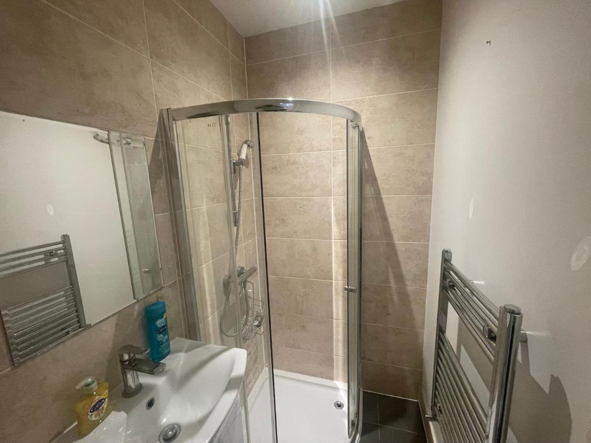 Lovely 1 Bedroom With On Street Parking Appartement